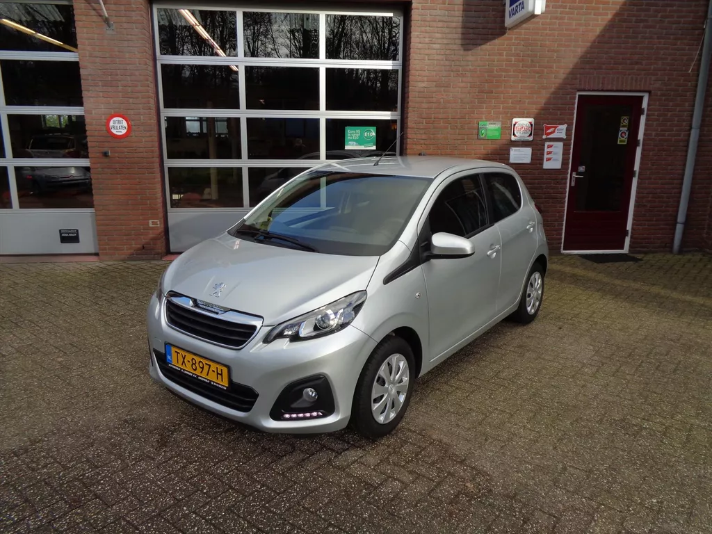 Peugeot 108 1.0 e-VTi 72pk 5D Blue Lease