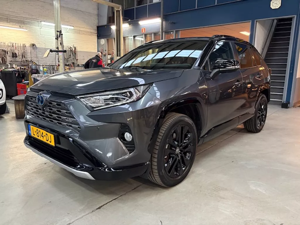 Toyota RAV4 2.5 Hybrid 222pk CVT AWD Bi-Tone | Apple carplay / Android auto | 360* Camera | Afn. trekhaak | Cruise control | JBL Sound | NAP | Rijklaar prijs!