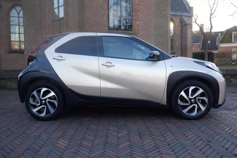 Toyota Aygo X 1.0 VVT-i MT 72pk CAMERA-CLIMA.
