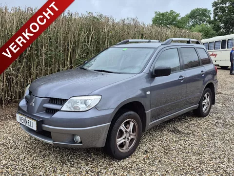 MITSUBISHI Outlander 2.0 2WD Invite | Airco | Elek. Pakket | Trekhaak | PDC