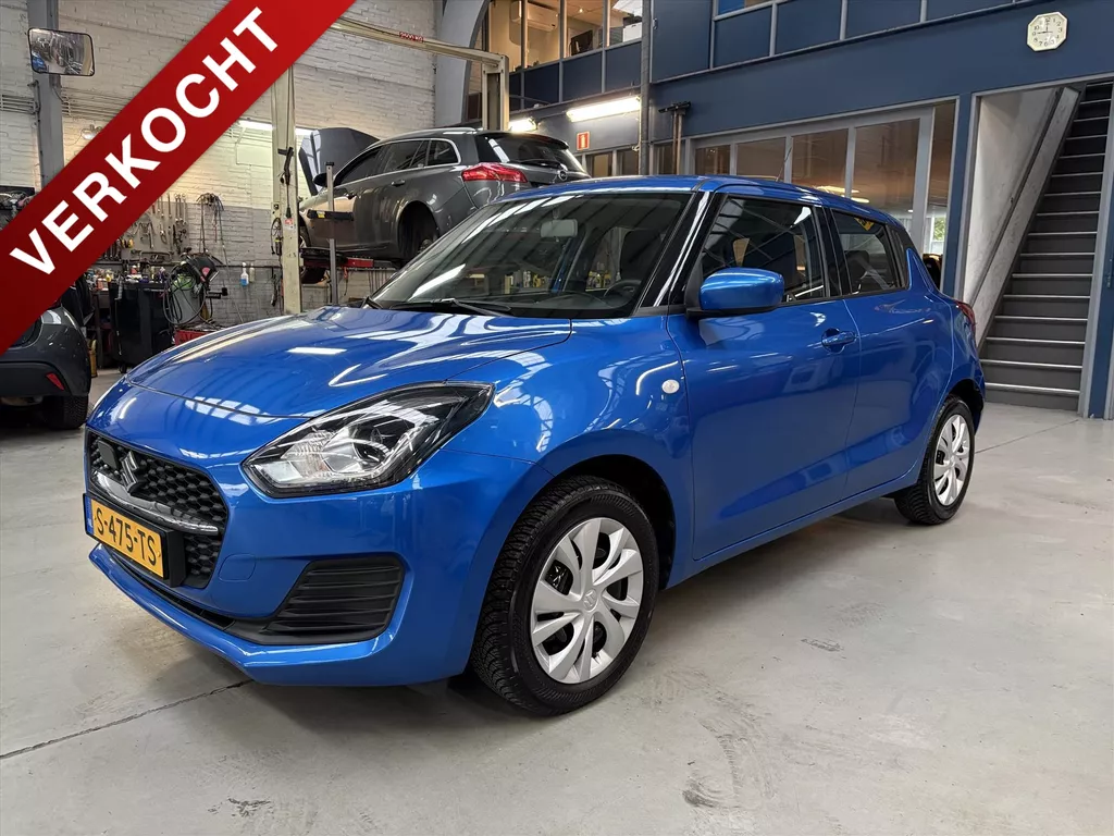 SUZUKI Swift 1.2 DualJet 83pk Smart Hybrid Comfort | Airco | Adapt. cruise control | Bluetooth | LED | All season banden | NAP | Rijklaar prijs!
