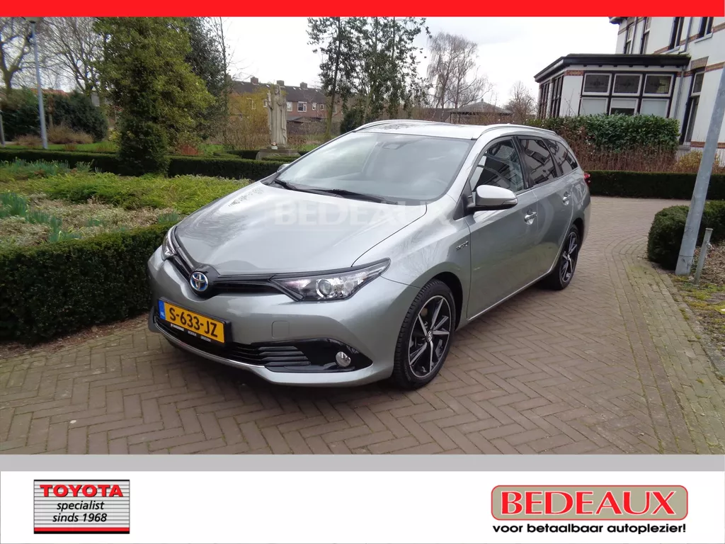 Toyota Auris 1.8 Hybrid 136pk CVT Dynamic Edition , bij Toyota specialist met 12 maanden BOVAG garantie.