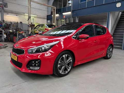 Kia Cee D 1.0 T-GDi Eco Dynamics 120PK GT-Line | Schuif- Kanteldak | Navigatie | Camera | Pdc | All season banden | Cruise control | NAP | Rijklaar prijs!
