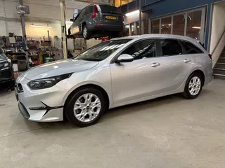KIA Ceed Sw 1.0 T-GDi 120pk DynamicPlusLine | Apple carplay / Android auto | Navigatie | Cruise control | Camera | Pdc | Elektr. klep | NAP | Rijklaar prijs!