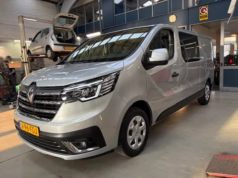 RENAULT Trafic DC 2.0 Blue dCi 131pk L2H1 T29 Work Edition | Apple carplay / Android auto | Navigatie | Camera | All season banden | NAP | Rijklaar prijs!