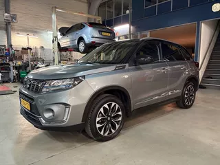 SUZUKI Vitara 1.4 Boosterjet 129pk Smart Hybrid Comfort | Two-tone lak | Trekhaak | Apple carplay/ Android auto | Camera | Climate control | NAP | Rijklaar prijs!