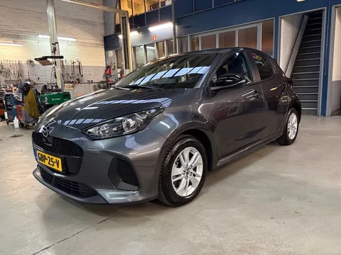 Mazda 2 Hybrid 1.5 Hybrid 116pk Centre-line | Apple carplay / Andoid auto | Climate control | Stoelverwarming | Camera | All season banden | NAP | Rijklaar prijs!