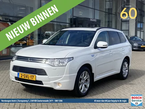 MITSUBISHI Outlander 2.0 PHEV Instyle | Pano | camera achter |