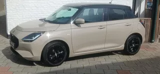 Suzuki Swift 1.2 Smart Hybrid Select zwart dak .