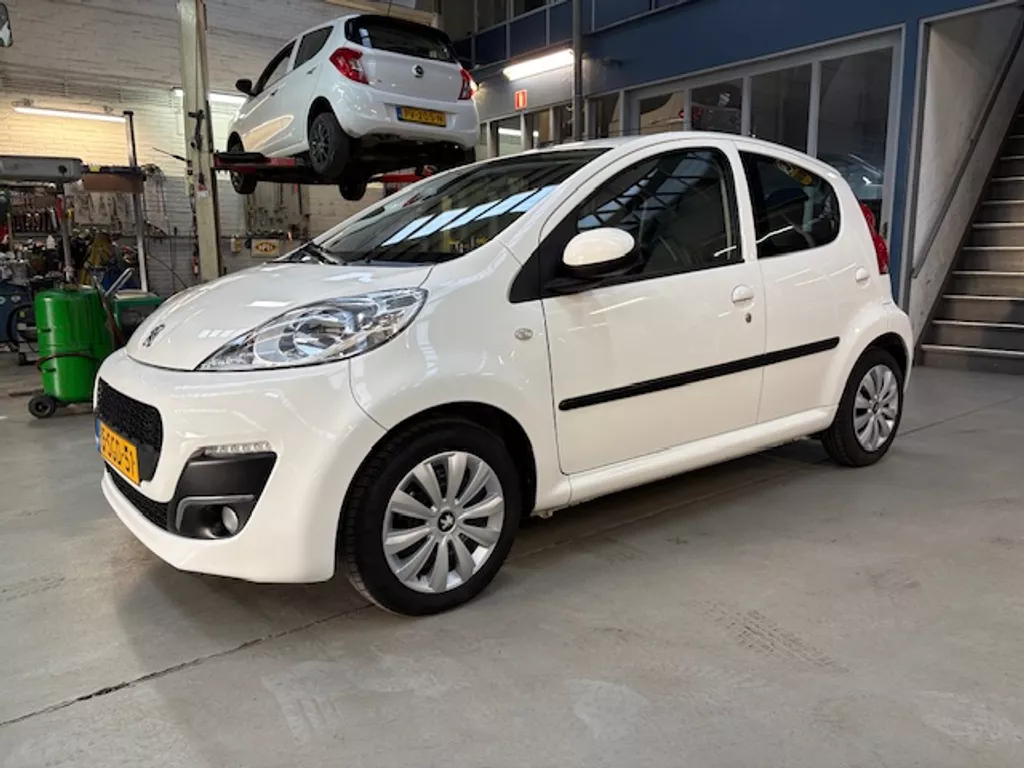 PEUGEOT 107 1.0 68PK 5D Active | Airco | Parkeersensoren | Toerenteller | Elektr. ramen | Nieuwe APK | Rijklaar prijs!