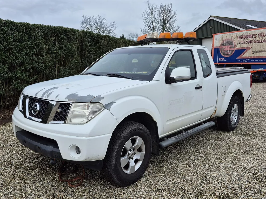 NISSAN Navara 2.5 DCI DOUBLE CAB VAN 4WD | PRIJS BIEDEN! | Motor Kapot! | Clima | Trekhaak