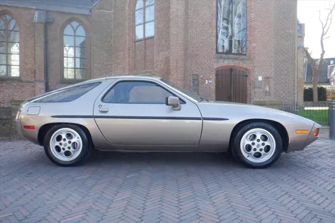 Porsche 928 4.5  handgeschakeld - schuifdak