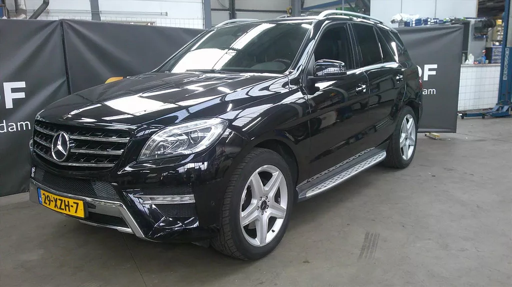 Mercedes M-Klasse 350 BlueTEC 258PK 7G-TRONIC PLUS 4MATIC Edition 1