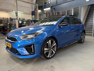 KIA Ceed 1.0 T-GDi 120pk GT-Line *Uniek! 15.400 KM* | Schuif- Kanteldak | 19'' Lm velgen | Camera | Cruise control | Stoel + Stuurverw. | NAP | Rijklaar prijs!