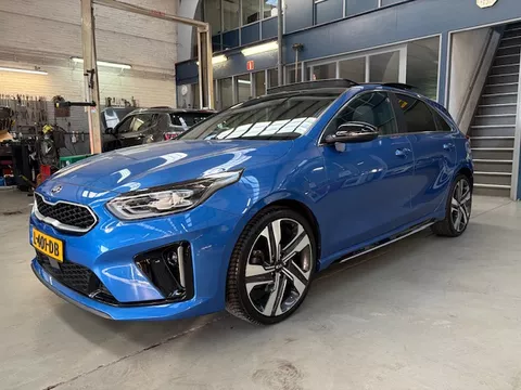 KIA Ceed 1.0 T-GDi 120pk GT-Line *Uniek! 15.400 KM* | Schuif- Kanteldak | 19'' Lm velgen | Camera | Cruise control | Stoel + Stuurverw. | NAP | Rijklaar prijs!