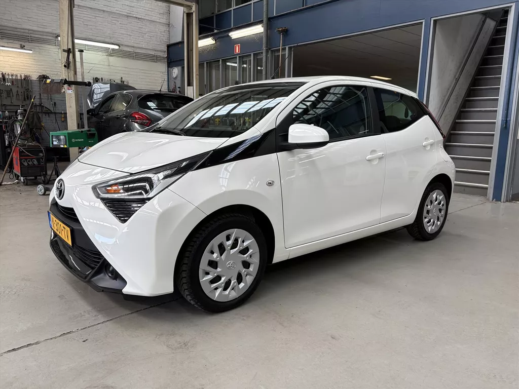 TOYOTA Aygo 1.0 VVT-i 72pk 5D x-play