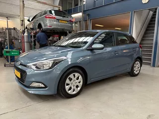 Hyundai I20 1.2i LP Blue 75PK 5D i-Drive Cool | Airco | Elektrisch bedienbare ramen | All season banden | NAP | Rijklaar prijs!