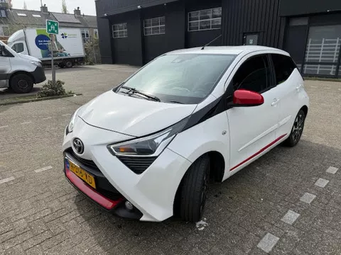 Toyota Aygo 1.0 VVT-i 72pk 5D   NAP / AUTOMAAT