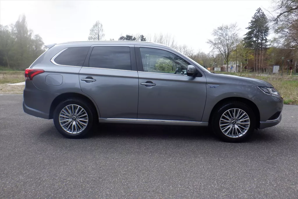 Mitsubishi Outlander 2.4 DOHC MIVEC PHEV 240pk 4WD Aut CAMERA-PDC-TREKHAAK-BOVAG