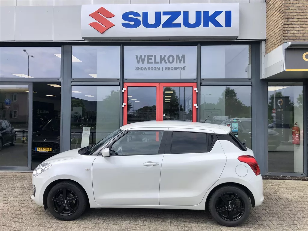 SUZUKI Swift 1.2 DualJet 90pk Select Trekhaak (RIJKLAARPRIJS) Tot 10 Jaar Suzuki Garantie*