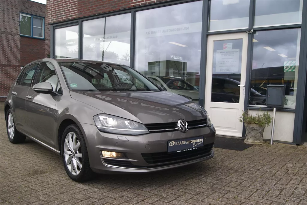 VOLKSWAGEN Golf 1.4 TSI 150pk BMT DSG Highline xenon