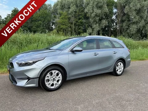 Kia Ceed Sw 1.0 T-GDi 120pk DynamicLine | Apple CarPlay / Android auto | Navigatie | Climate control | Cruise control | All season banden | NAP | Rijklaar prijs!