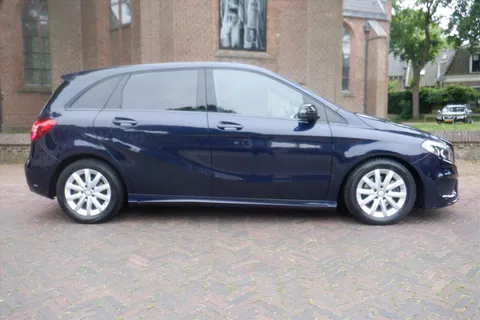 Mercedes B-Klasse  B180  AMG  PAN.DAK - 39.000 KM - NEDERL.AUTO - BOVAG