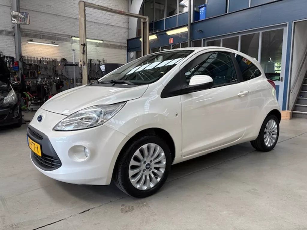 FORD Ka 1.2 69pk Titanium X | Pearl white | Airco | Lm velgen | Rijklaar prijs!