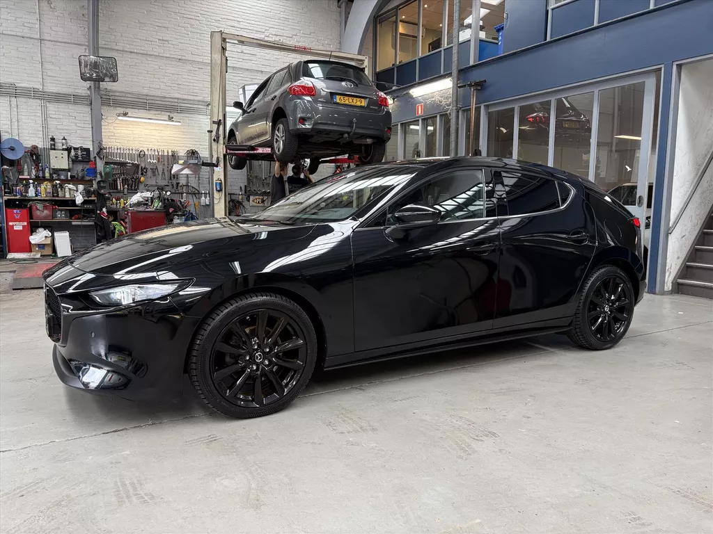 MAZDA 3 Hatchback Skyactiv-X 180pk Luxury | Leder + Memory seat | Stoel + Stuurverwarming | Afn. Trekhaak | Bose Sound | Navigatie | Camera | NAP | Rijklaar prijs!