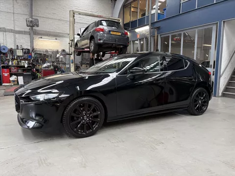 MAZDA 3 Hatchback Skyactiv-X 180pk Luxury | Leder + Memory seat | Stoel + Stuurverwarming | Afn. Trekhaak | Bose Sound | Navigatie | Camera | NAP | Rijklaar prijs!