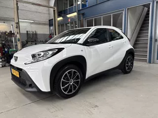 TOYOTA Aygo X 1.0 VVT-i MT 72pk Play | Apple carplay / Android auto | Airco | Camera | Cruise control | All season banden | NAP | Rijklaar prijs!