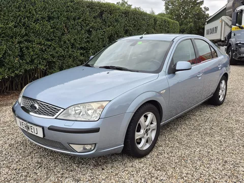 FORD Mondeo 1.8 16V HB Platinum | Clima | Stoelverwarming | Cruise | Trekhaak | LM Velgen |