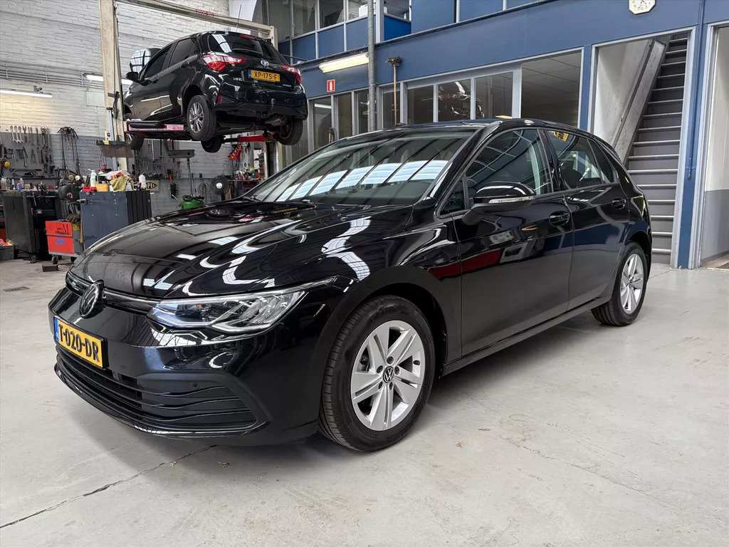 Volkswagen Golf 1.0 eTSI 110pk 7-DSG Life Business | Virtual cockpit | Apple carplay / Android auto | Alcantara | Memory seat | Cruise control | NAP | Rijklaar prijs!
