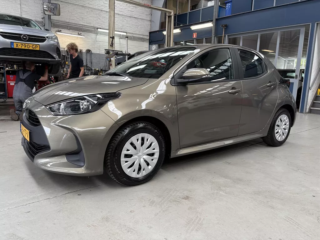 Toyota Yaris 1.5 VVT-I 125pk Active | Apple carplay/ Android auto | Camera | Airco | Cruise control | NAP | Rijklaar prijs!