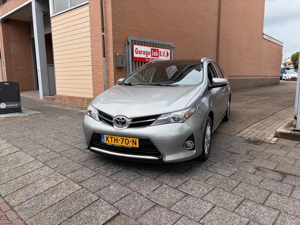 Toyota Auris 1.6 VVT-I TOURING SPORTS