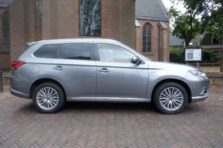 Mitsubishi Outlander 2.4 DOHC MIVEC PHEV 240pk 4WD Aut Intense 49.000 KM