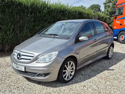 MERCEDES B-Klasse B180 5DRS | Airco | CV | Elek. Pakket | Stoelverwarming