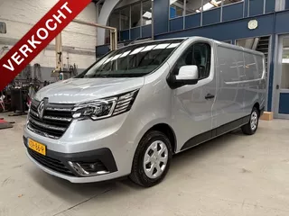 RENAULT Trafic GB 2.0 Blue dCi 131pk L2H1 T30 Work Edition | Navigatie | Camera | Airco | Pdc V+A | Trekhaak | Schuifdeur | All-season banden | NAP | Rijklaar prijs!