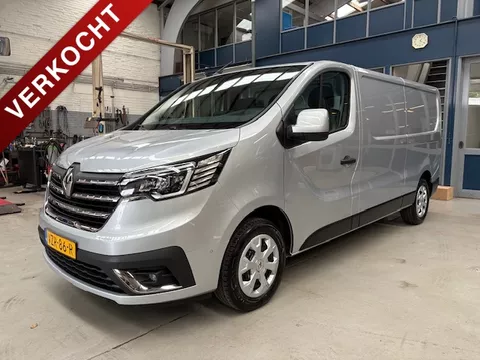 RENAULT Trafic GB 2.0 Blue dCi 131pk L2H1 T30 Work Edition | Navigatie | Camera | Airco | Pdc V+A | Trekhaak | Schuifdeur | All-season banden | NAP | Rijklaar prijs!