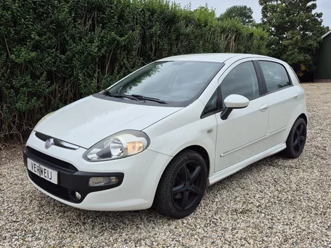 FIAT Punto 1.3 Multijet 5DRS | Clima | Cruise | LM Velgen | Bluetooth | CV