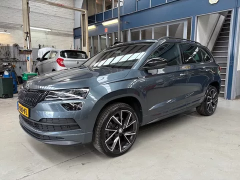 SKODA Karoq 1.5 TSI ACT Greentech 150pk Sportline Business | Apple carplay / Android auto | Navi | Camera | Stoel + Stuurverw. | PDC V+A | NAP | Rijklaar prijs!
