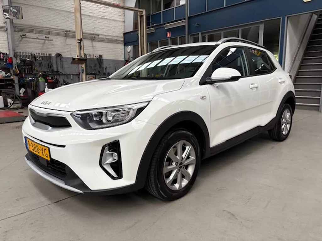 Kia Stonic 1.0 T-GDi 100pk DynamicLine | Apple carplay / Android auto | Camera | Lm velgen |  Cruise control  | NAP | Rijklaar prijs!
