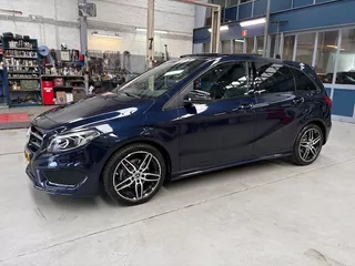 MERCEDES B-Klasse B 180 122PK 7G-DCT Ambition | Schuif- Kanteldak | Navigatie | Cruise control | PDC V+A | Climate control | All season banden | NAP | Rijklaar prijs!