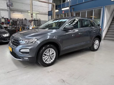 Volkswagen T-Roc 1.0 TSI 110pk Style |  Apple carplay / Android auto | Airco | Pdc V+A | Cruise control | Draadloos opladen | All season banden | NAP | Rijklaar prijs!