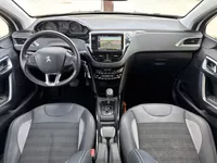 PEUGEOT 2008 SUV 1.2 PureTech 110pk EAT6 Allure *automaat* Foto