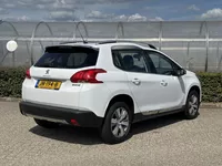 PEUGEOT 2008 SUV 1.2 PureTech 110pk EAT6 Allure *automaat* Foto