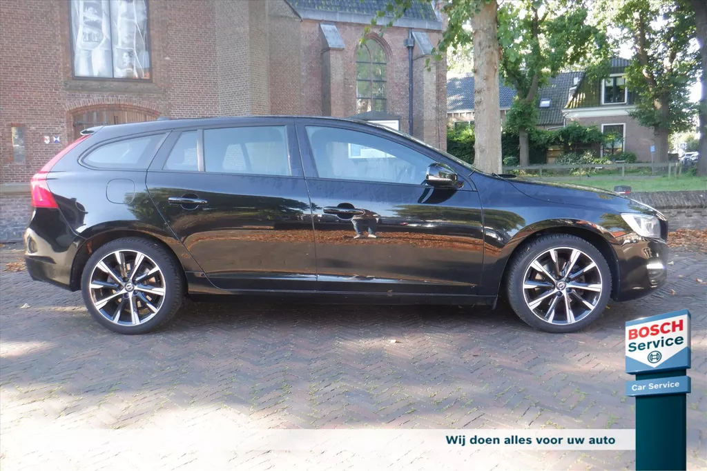 Volvo V60 T3 152pk Summum