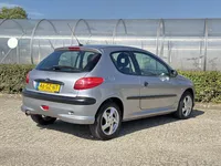 Peugeot 206 1.6 16V 110pk XS 3-drs Foto