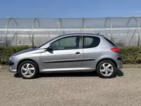 Peugeot 206 1.6 16V 110pk XS 3-drs Foto