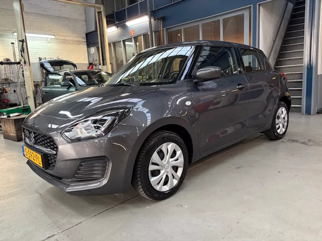 SUZUKI Swift 1.2 DualJet 83pk Smart Hybrid Comfort | Airco | Adaptive cruise control | Bluetooth | LED | All season banden | NAP | Rijklaar prijs!